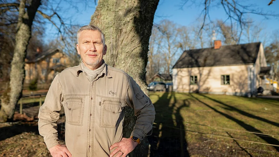 Göran Hallman hyr sitt boende, på Nääs säteri utanför Nyköping, privat och går därför miste om regeringens elprisstöd.