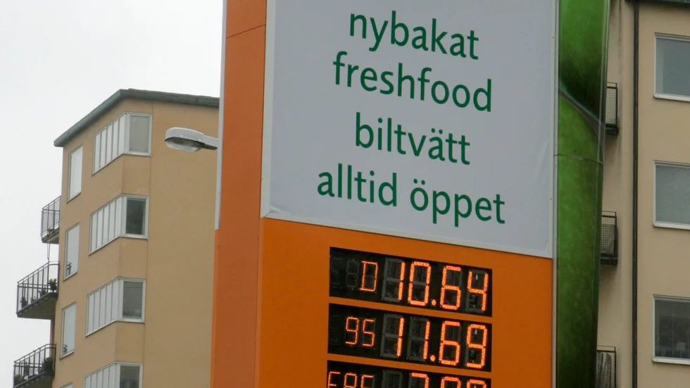 Preem har stoppat importen av rysk olja. "Arga gubben" tycker att man ska gynna företag som bojkottar ryska varor, exempelvis som Preem.