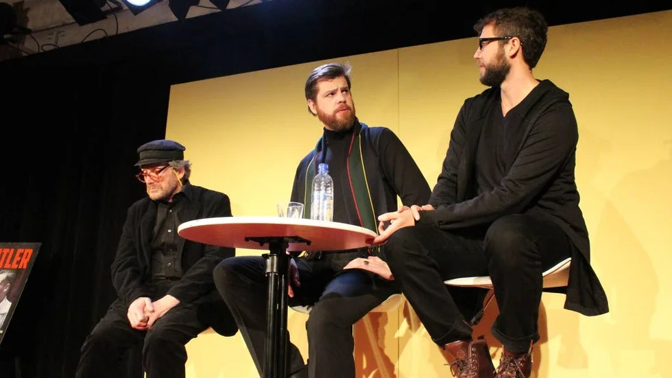 Richard Carlsohn, Tobias Almborg och Maurits Elvingsson i "Nån sorts lugn före stormen". Premiären sker i Café Gycklaren i Norrköping den 19 februari.