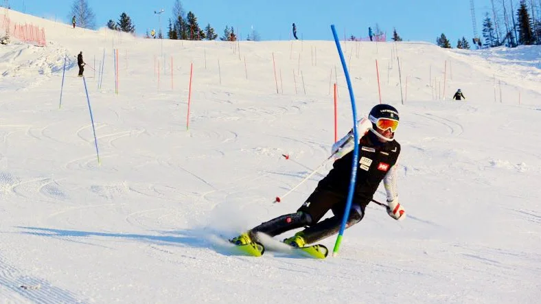 I Kåbdalis. Jesper Ask befinner sig just nu i Kåbdalis på träningsläger. Efter det beger han sig till Kiruna och efter det till Funäsdalen. Schemat är fullt. Foto: Privat