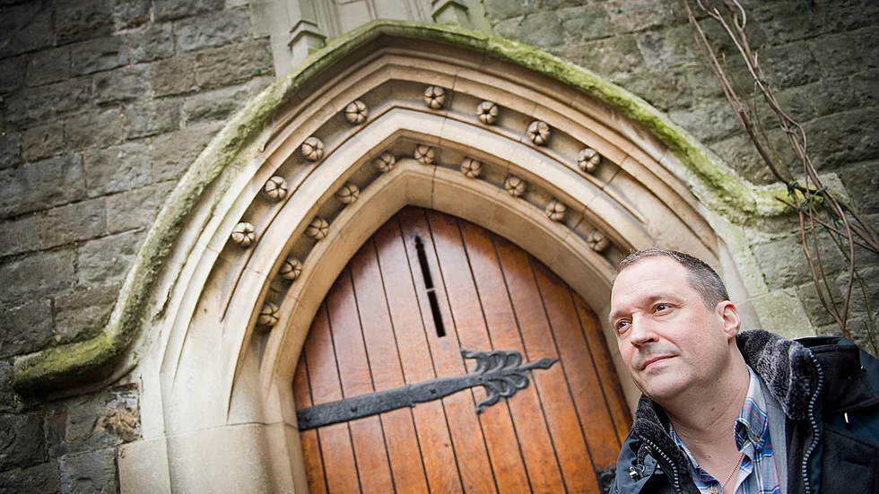 Redo. Sista lördagen i september vigs Thomas Idergard till jesuitpräst. Bilden är från ett tidigare Norran-reportage från hans studietid i London. Foto: Lars Eriksson.