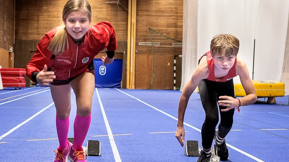 Felicia Persson och Gustav Malmkvist var två av KSK:arna som tog medalj vid tävlingen i Örebro.