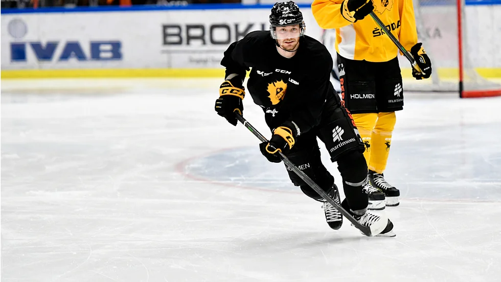 Tom Kühnhackl har haft en skral utdelning poängmässigt under säsongsinledningen, men satt ett stort avtryck ändå med sitt hårda och uppoffrande spel över hela isen.