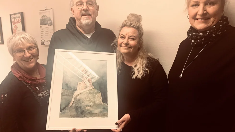 Brith Fäldt delade ut priset till årets kulturstipendiater Stefan B Andersson och Annika Gaudet, som förutom pengar även fick en akvarell av konstnären Cathrine Lidman.


