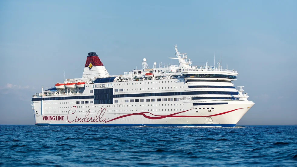 Viking Cinderella erbjöd plats för 60 bilar och 200 passagerare, men i nuläget ser mindre än hälften ut att utnyttjas.