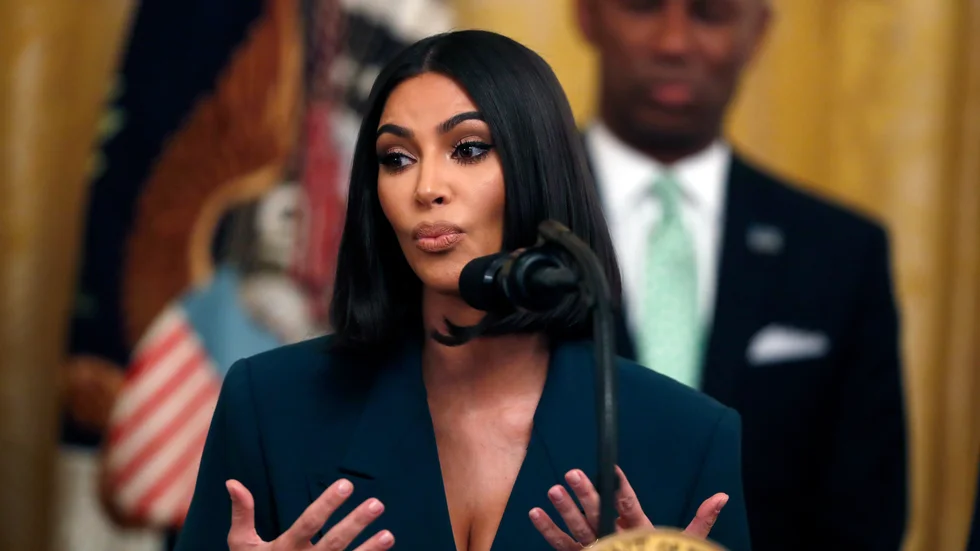 Kim Kardashian West går i sin fars fotspår och siktar på att bli advokat. I juni 2019 gästade hon Vita huset för att prata om straff fängelsereformer. Arkivbild.
