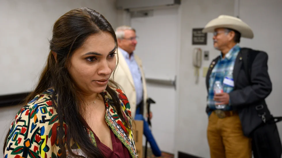Republikanen Rupal Chaudhari, tidigare migrationsadvokat och ekonom, hoppas väljas till domare i Travis County. Hon är medlem i talarklubben Speaking of Liberty (Tala om frihet) i Austin i Texas.