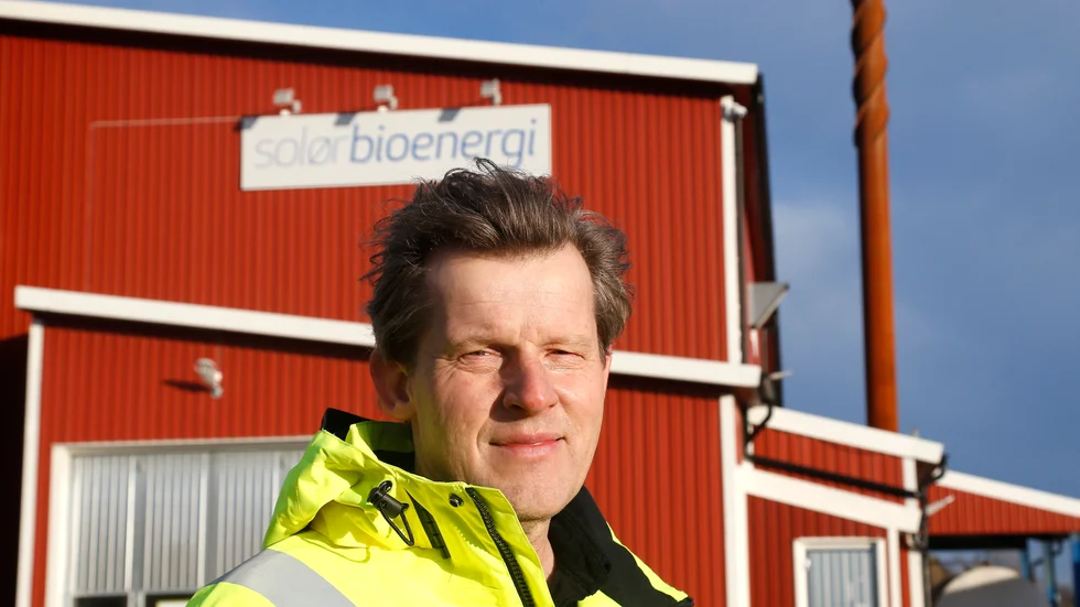 "Vi ser fram emot att producera och leverera fjärrvärme i Strängnäs, Åkers styckebruk och Mariefred och det är positivt att kommunen har kvar en del av ägandeskapet så att vi kan ha ett nära samarbete", säger Jan Lindkvist, vd för Solör bioenergi Strängnäs och berättar att en platschef anställts.
