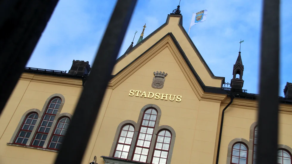 I fullmäktigesalen vid Linköpings stadshus sanmanträdde kommunens högsta beslutande organ under tisdagen. Vi fanns på plats och rapporterade live.