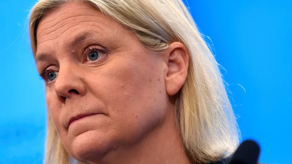 Magdalena Andersson är ny som statsminister men erfaren i politiken. En rak attityd visavi de tunga samhällsproblemen som döden och demokratin pekar ut är nödvändig. 
