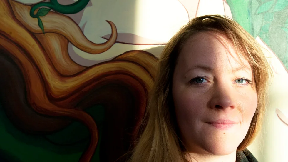 Uppkomsten. "Min fascination för det övernaturliga kom nog när jag började lyssna på hårdrock", konstaterar Frida Bergkvist. Foto: Emilie Sjölund.