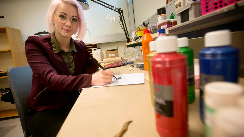 Äntligen en chans. ”Jag har haft en idé om att starta ett smyckesföretag i flera år”, säger Sara Johansson. Foto: Lina A Andersson.