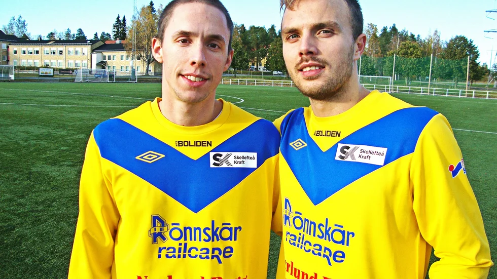Johan Vesterlund och Alexander Bolin svarade för Rönnskär mål när laget säkrade nytt kontrakt i sista omgången. Foto: Mikael Marklund.