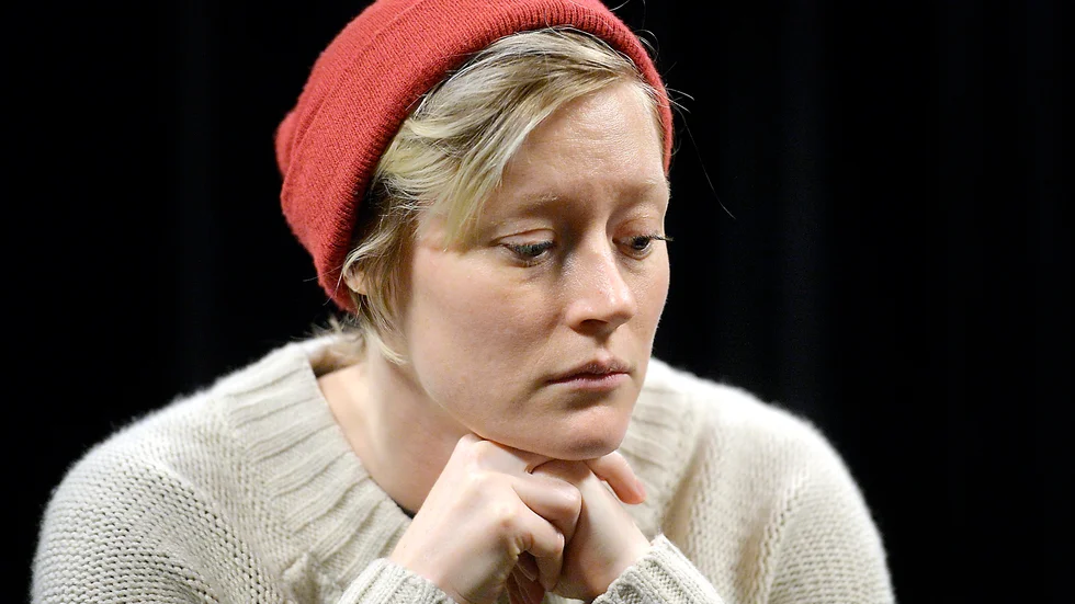 Spelar karaktär och skrev manus. Sarah Appelberg har skrivit pjäsen ”Det måste bli bättre”. Foto: Ulf Johansson.