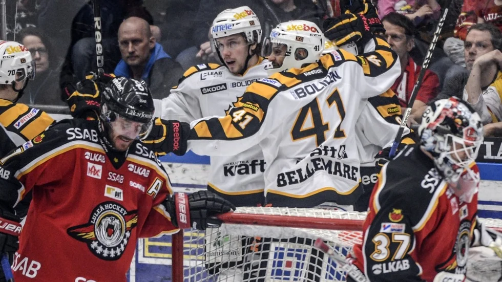 Jubel sedan Petter Emanuelsson kviterat till 1-1 under final två i söndags. Foto: SCANPIX