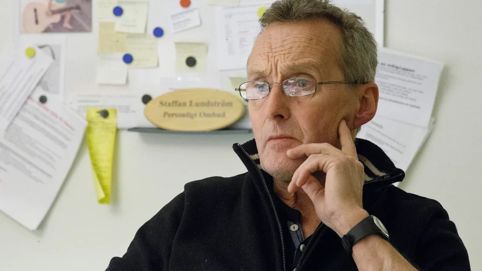Staffan Lundström jobbar som personligt ombud. I sitt arbete hjälper han människor med psykisk ohälsa, och han berättar att långa utredningsköer skapar osäkerhet och försvårar vardagen för många. (Arkivbild)