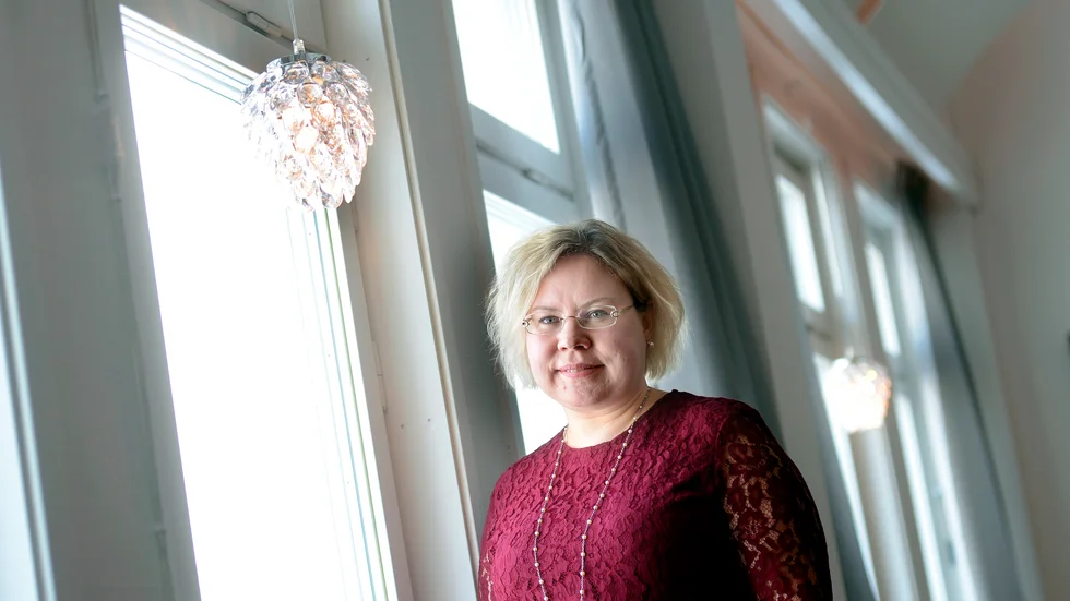 Linda Modig (C) anser att det är orimligt att staten använder sig av två olika principer för att finansiera Luleås respektive Göteborgs muddringsprojekt.