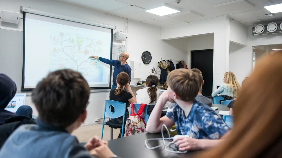 Bodens kommun utreder förutsättningarna för att erbjuda delar av undervisningen i grundskolan på engelska.