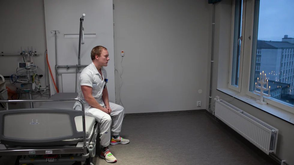 Att koppla bort tankarna från patienterna när man är ledig är svårt, tycker fysioterapeuten Nils Lund. Dramatiska minnesbilder från i våras har bitit sig fast.