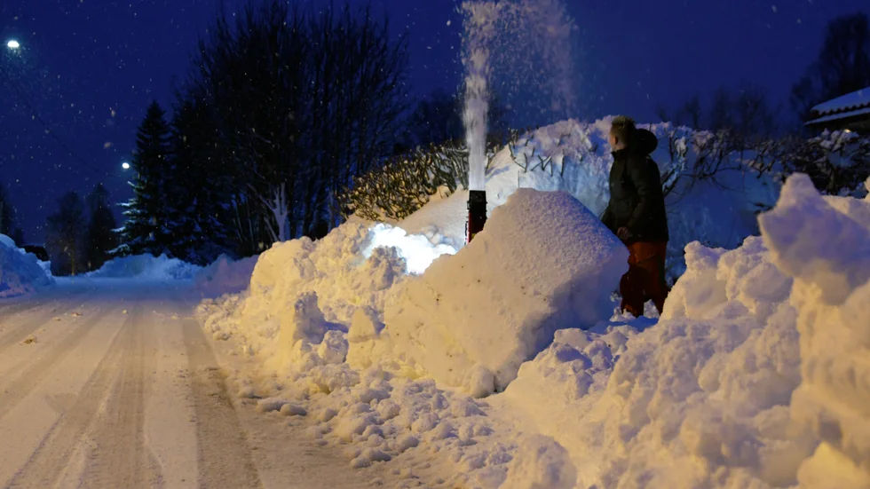 "Om inte infarterna fanns så skulle snöröjarna inte kunna lägga snön någonstans", skriver insändarskribenten som vill att Älvsbyns kommun rannskar sig själv först. (Arkivbild)