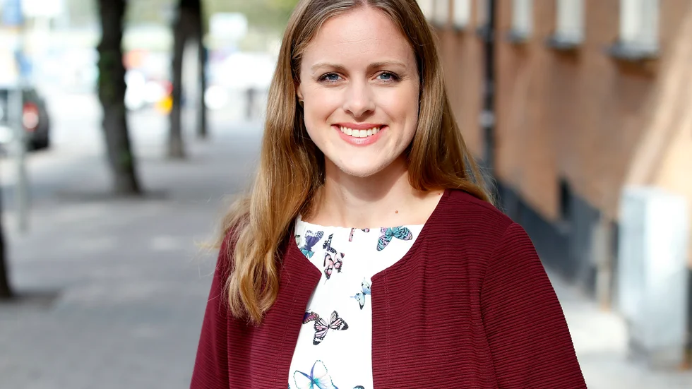 Ellinor Wassberg, jobbsökarexpert på Arbetsförmedlingen, tipsar om att börja söka sommarjobb redan nu.