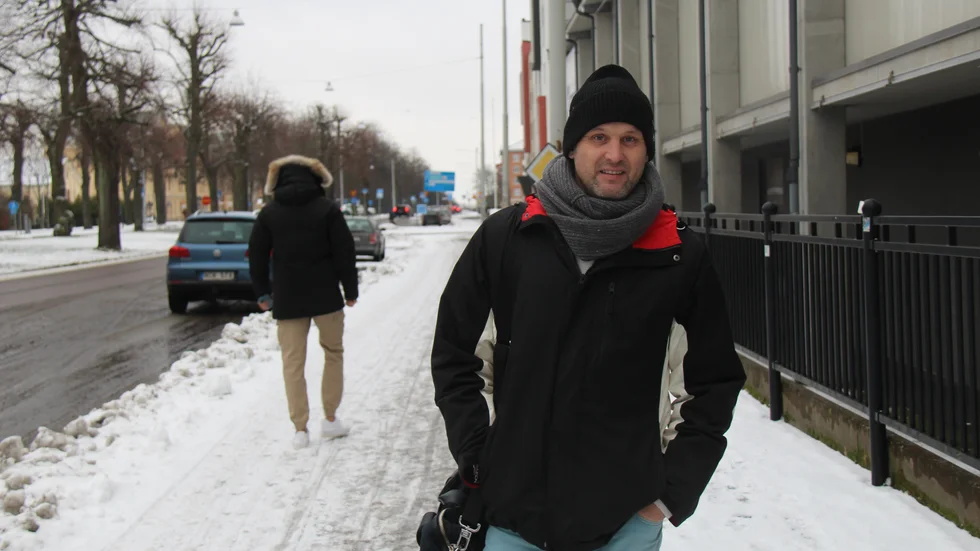 Tony Zabel dubblerar som tränare och sportchef för Vita Hästen en tredje säsong på raken.