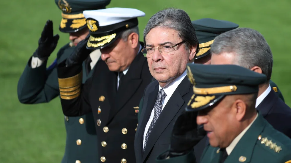 Colombias försvarsminister Carlos Holmes Trujillo under en militäruppvisning i november 2019.