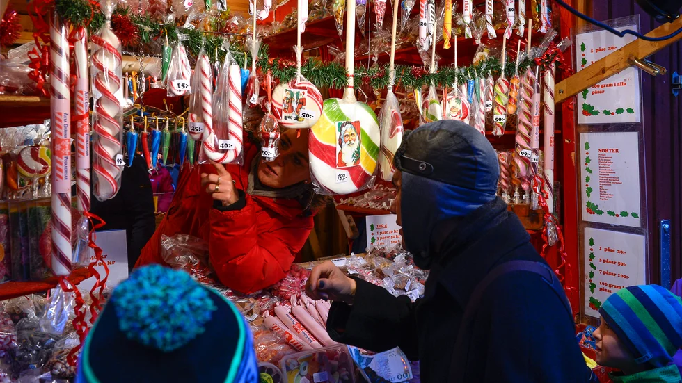 Det blir en annorlunda jul i Sigtuna stad och Steninge slottsby i år. Men viss julstämning utlovas ändå och tre torgförsäljare åt gången kommer till stora torget i Sigtuna.