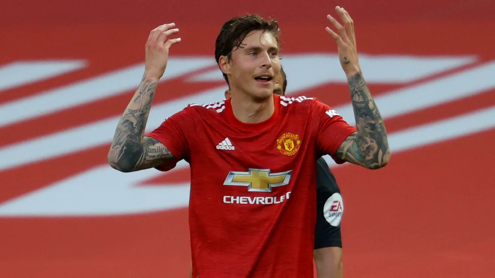 Victor Nilsson Lindelöf riskerar att missa helgens Premier League-återkomst. Arkivbild.