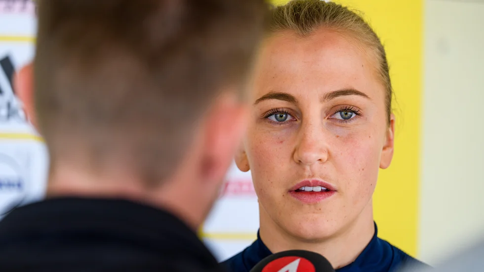 Julia Karlernäs spelade en halvtimme i debuten för sin nya klubb Sevilla i Spanska ligan.