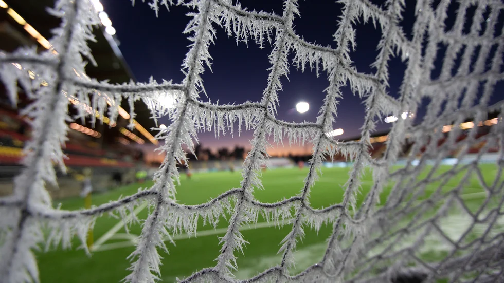 Det är inte bara frost på Jämtkraft arena, utan även mycket snö. Därför åker Östersunds FK till Spanien på träningsläger. Arkivbild.