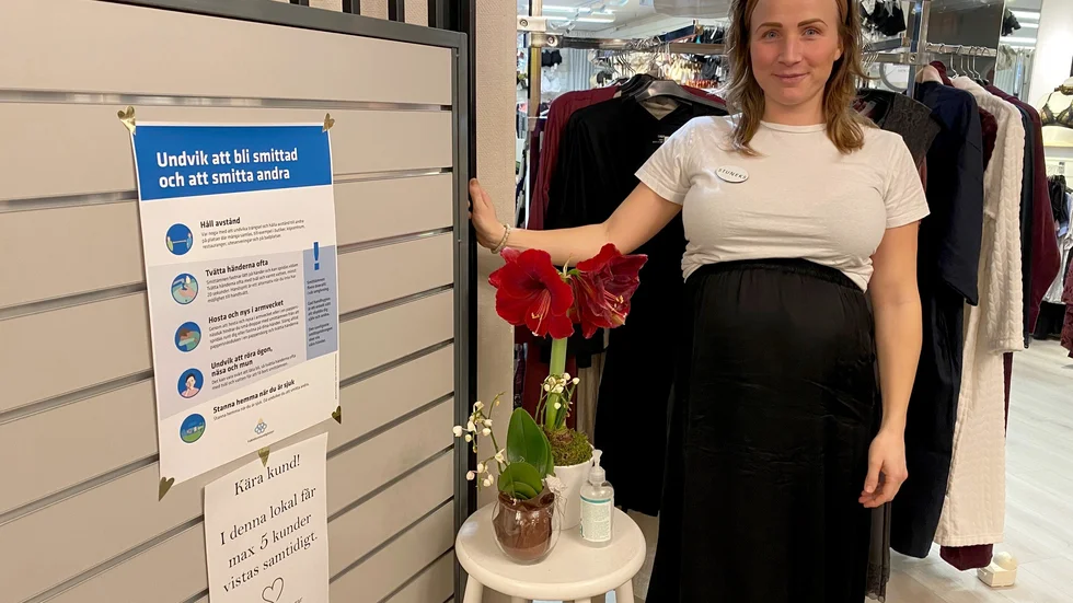 Anna Pettersson på Stuneks har satt en maxgräns på fem personer i butiken samtidigt. 