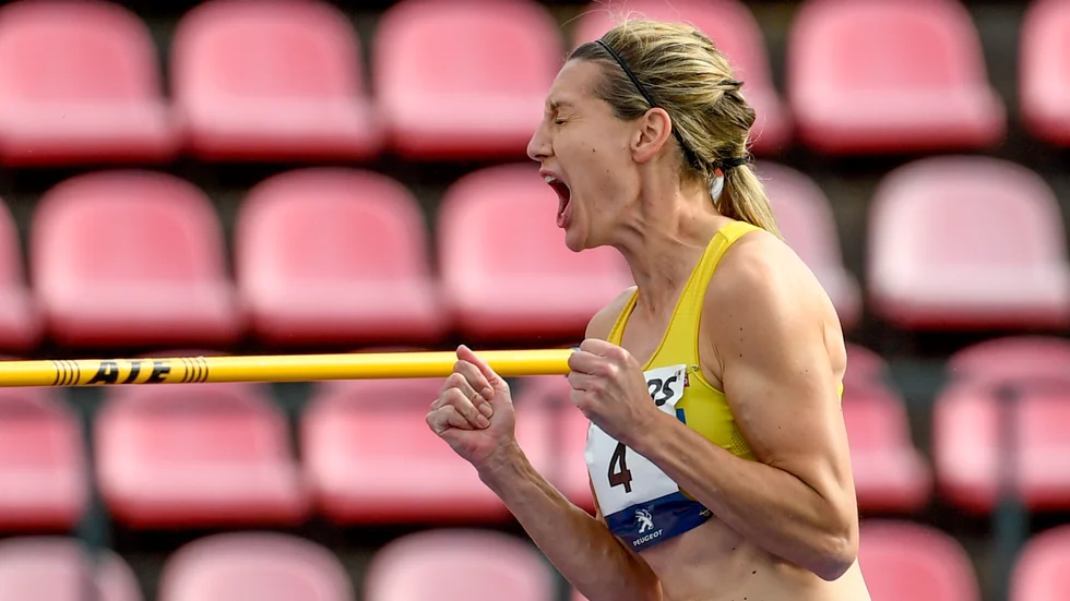 Sofie Skoog skriker ut sin glädje över att ha tagit 1,90 meter.