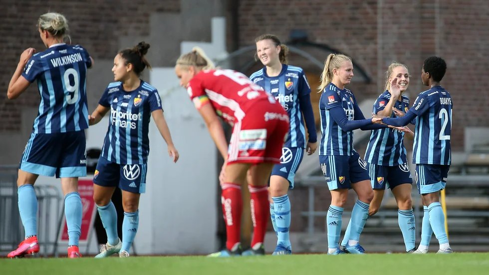 Piteås lagkapten Ellen Löfqvist är nära knästående i den allsvenska bottenstriden. Söndagens omgång gav ny tung uddamålsförlust. Den här gången mot Djurgården som bröt Piteås fina svit på Stockholms Stadion. 