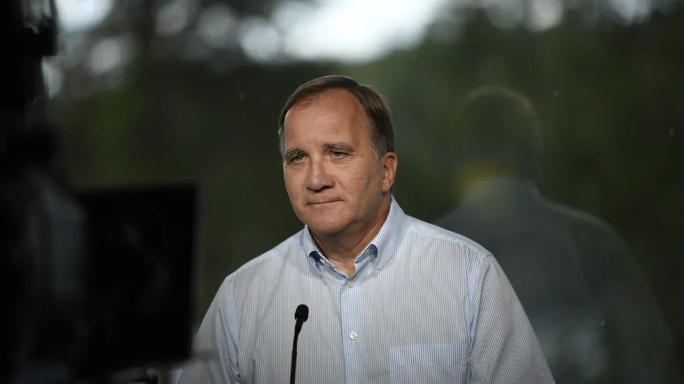 Träd fram Stefan Löven och be om ursäkt för så här behandlar man inte svenska folket. Skriver insändarskribenten.