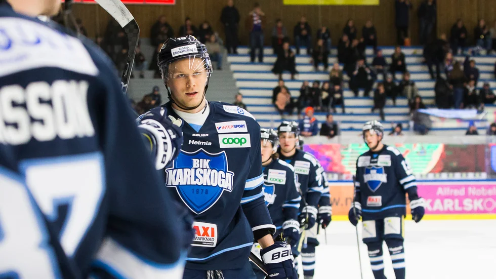 BIK Karlskogas A-lag får pausa sin verksamhet tills vidare.