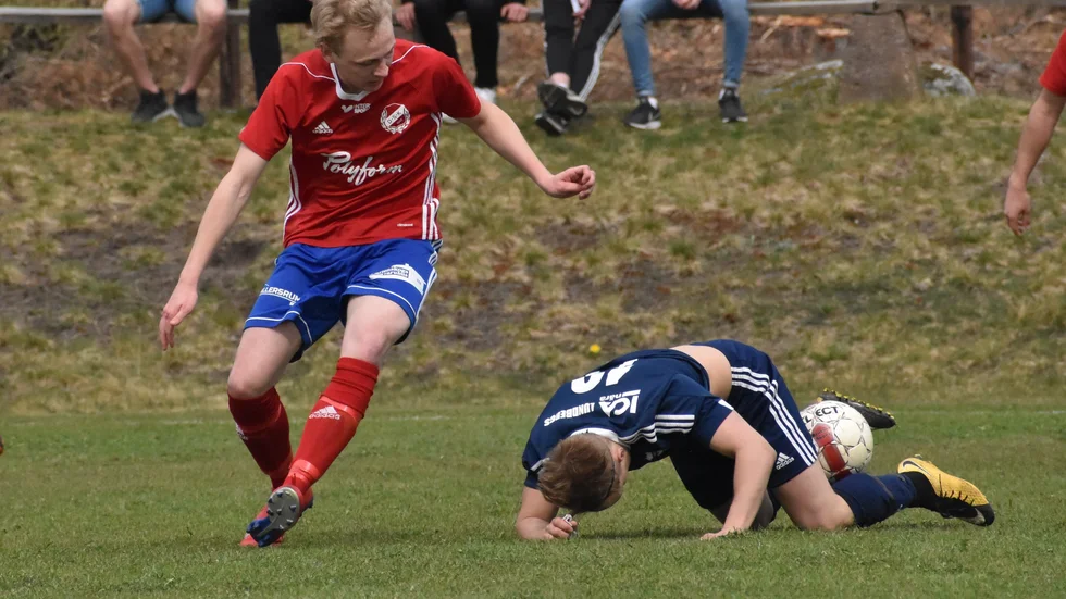 Den här bilden är från fjolårets match på Dalavallen, mellan DSK och HM IS. Då vann hemmalaget med 4–3. Nu möts lagen igen.