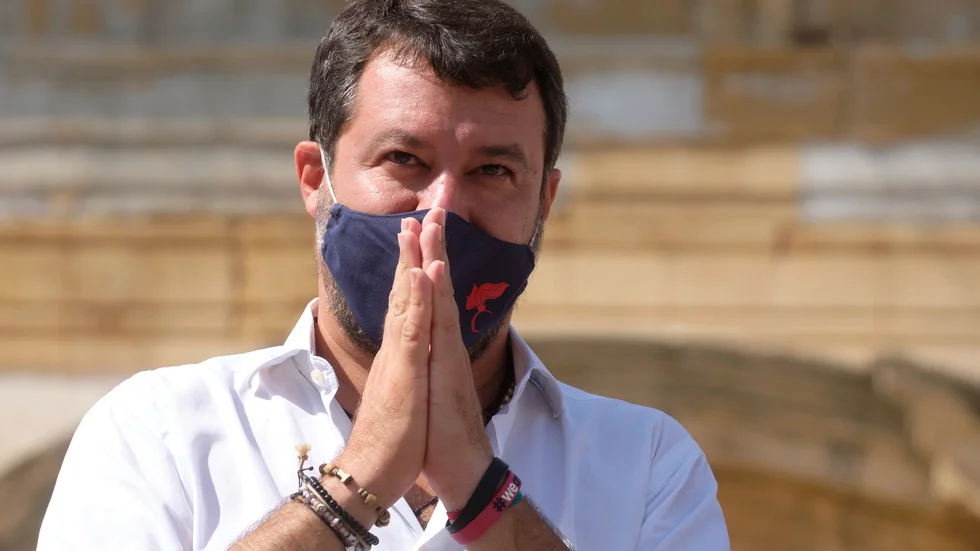 Italienska högerpartiet Legas ledare Matteo Salvini hävdar att han skyddade nationens gränser när han förhindrade migranterna att gå i land 2019.