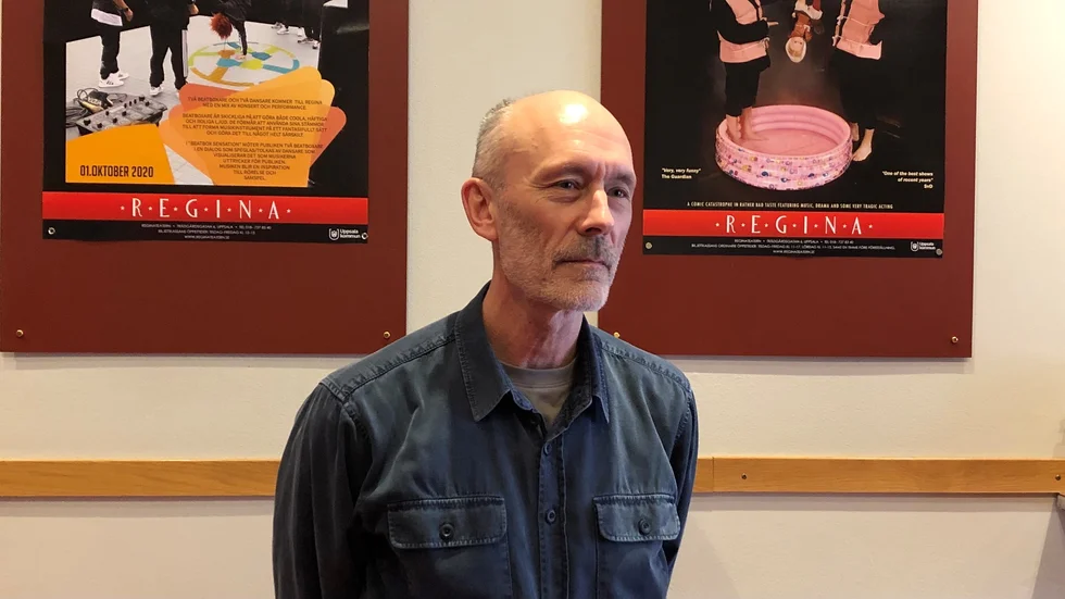 – För Reginateaterns del gäller det att vi får krympa ihop oss verksamhetsmässigt, hålla andan och hoppas att det drar förbi, säger Casper Verner-Carlsson.