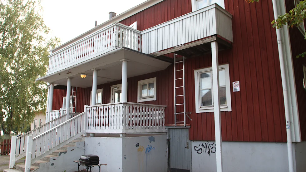 En trappa utomhus och en inomhus betyder att inte alla kan ta sig in och vara på fritidsgården.