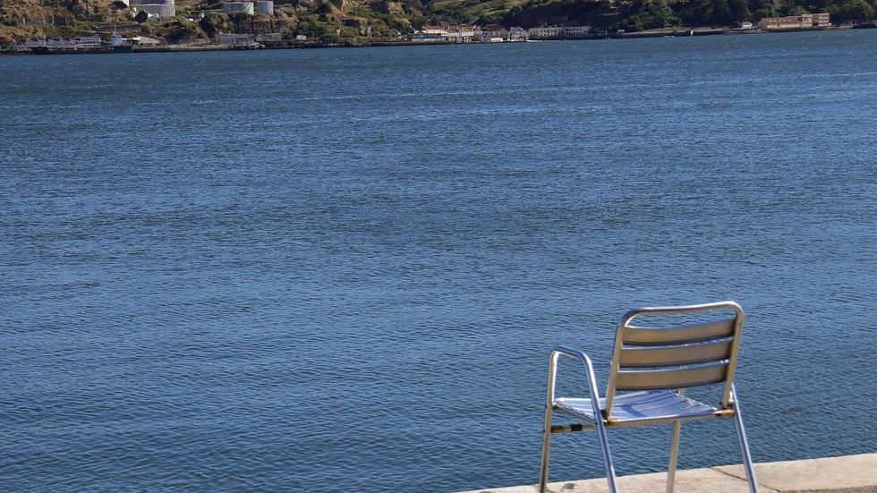 Hela havet stormar i arbetsrätten. Det återstår att se vem som blir kvar på den sista stolen.