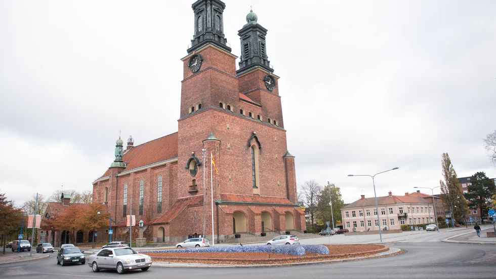 Instämmer helt med Jimmy Janssons synpunkter beträffande lätttillgängliga parkeringsplatser i centrum.
Skriver insändarskribenten.