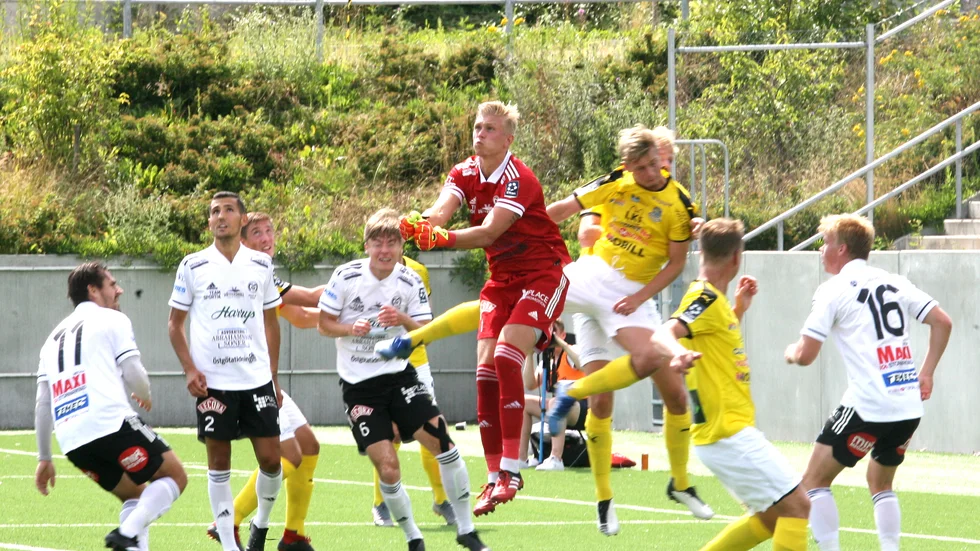 Motala AIF möter jumbolaget Karlskrona hemma på lördagen, Karlskrona som inte har någon seger och Maif som inte har någon hemmaseger. Maifs målvakten Oliver Bergman är beredd på en tuff match och varnar för Karlskronas storlek. Matchen sänds på mvt.se.
