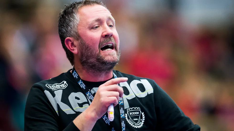 Per Johansson som tränare i Boden Handboll. Nu tar Johansson över ett av Europas storlag.