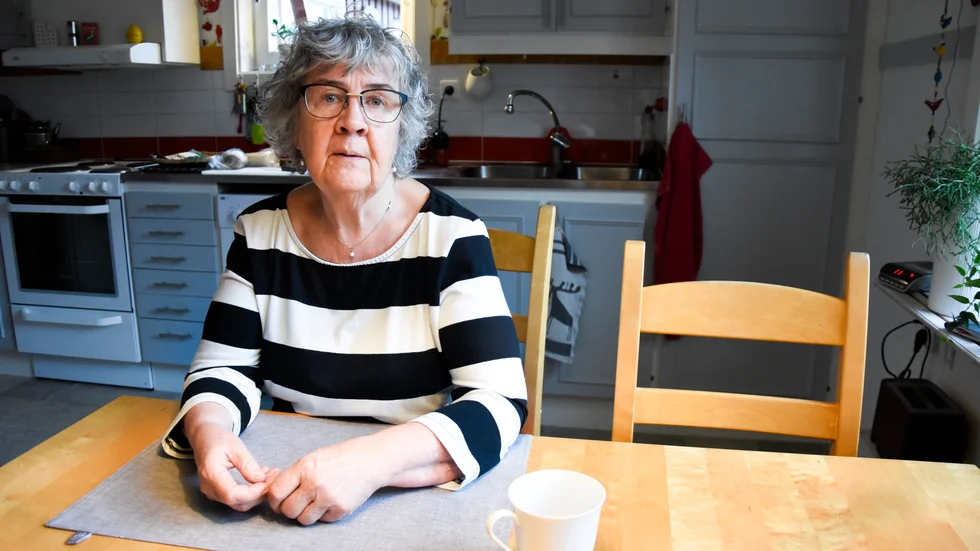 Ingrid Johansson, pensionär med bakgrund som tandhygienist, tycker att den fria tandvården för unga vuxna är en felsatsning. 