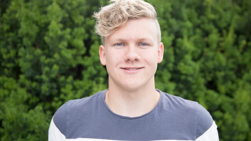 Emil Kernen simmade två lopp på DM och vann fyra titlar.