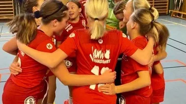 VHF:s F 13-lag jublar efter storsegern över Växjö där laget gjorde 51 mål.