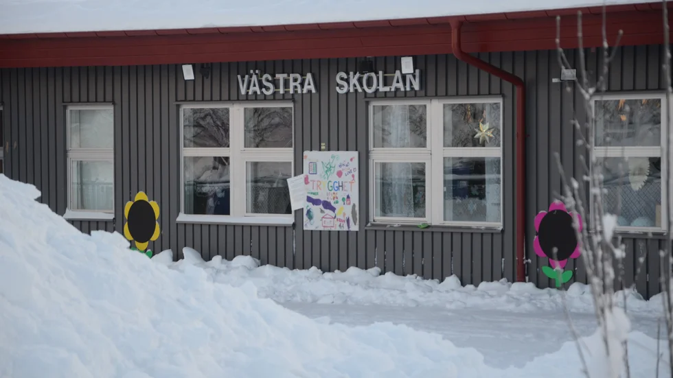 Nu protesterar pedagogerna på Västra skolan i Jokkmokk mot den planerade omstruktureringen av skolan.