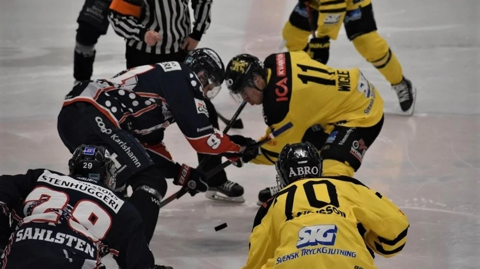 VH:s konkurrent gör förändringar i truppen.