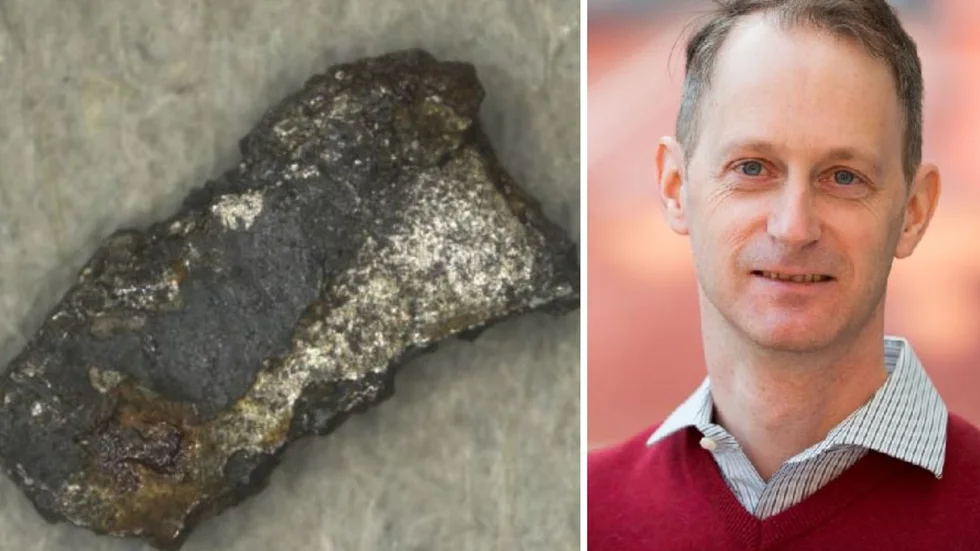 Till vänster syns en flisa från den meteorit som slog ner i Enköpings kommun 7 november. Astronomen Eric Stempels vid Uppsala universitet påpekar att man inte behöver vara rädd för meteoriter. Risken att träffas är i princip obefintlig. ”Det sker massor av meteoritnedslag varje år på jorden, men den del av jorden där människor bor är ju väldigt liten."